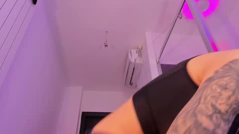 hotfallingdevil online show from 20, 2, 2026