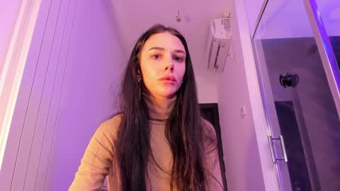 hotfallingdevil online show from 16, 3, 2026