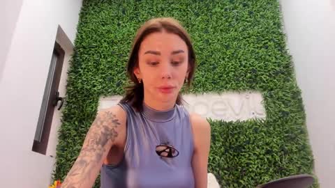 hotfallingdevil online show from 3, 4, 2026