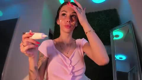 hotfallingdevil online show from 22, 7, 2026