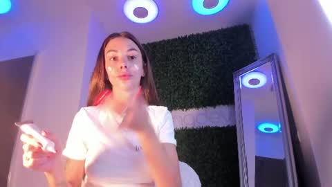 hotfallingdevil online show from 28, 7, 2026