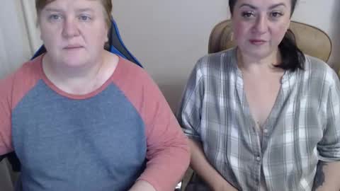 Snapshot of hotfiremommy chatting on 25, 10, 2025 LimonkaFire online show from 25, 10, 2025
