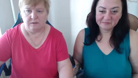 Snapshot of hotfiremommy chatting on 2, 11, 2025 LimonkaFire online show from 2, 11, 2025