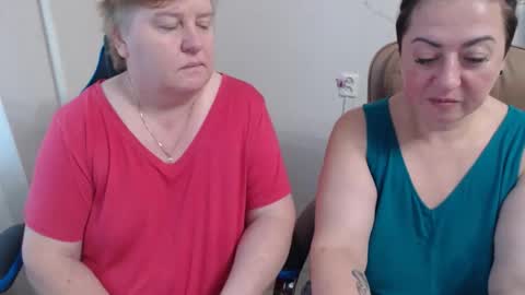 Snapshot of hotfiremommy chatting on 4, 11, 2025 LimonkaFire online show from 4, 11, 2025