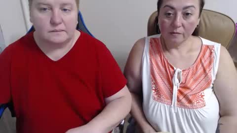 Snapshot of hotfiremommy chatting on 15, 11, 2025 LimonkaFire online show from 15, 11, 2025
