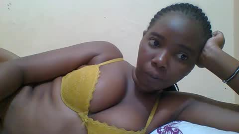 Snapshot of hotgodees chatting on 9, 5, 2026 Queen online show from 9, 5, 2026