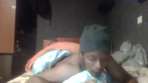 hotguyy001 online show from 18, 2, 2025