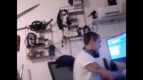 hotkinkytat online show from 18, 2, 2025