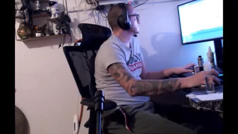 hotkinkytat online show from 18, 12, 2025