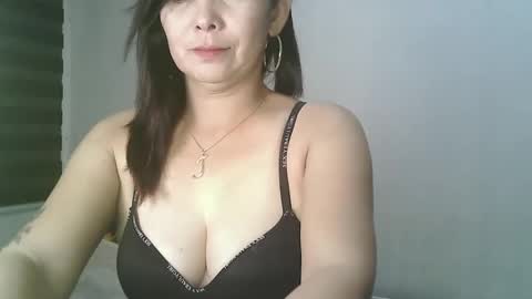 hotmamajen4u online show from 22, 4, 2026