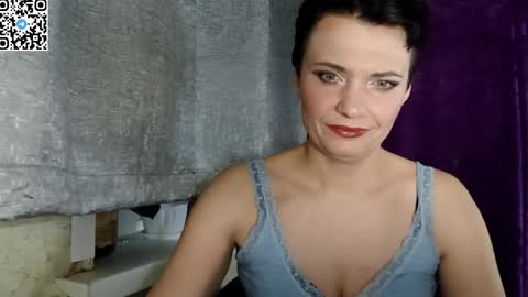 hotmamaqueen234 online show from 16, 4, 2026