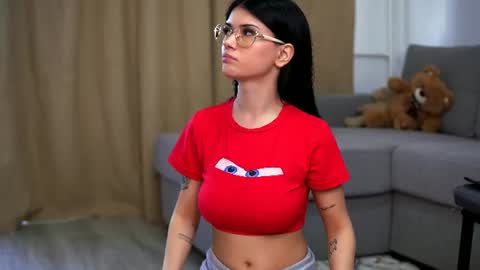 Molly online show from 7, 7, 2026