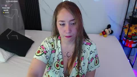 Snapshot of hotpawgmilf chatting on 28, 9, 2025 Sussy Bloom online show from 28, 9, 2025