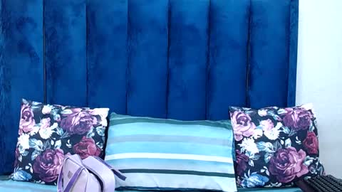 hotsmalltitsx online show from 2, 7, 2026