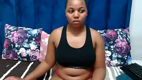 hotsmalltitsx online show from 6, 7, 2026