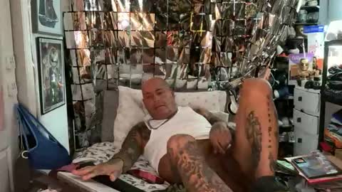 hotstuff775616 online show from 25, 4, 2026