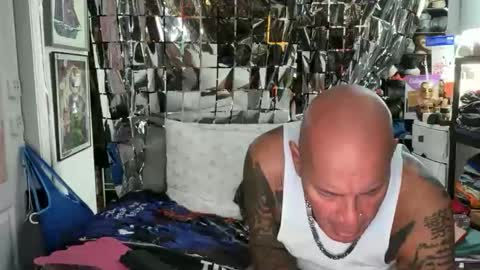 hotstuff775616 online show from 28, 4, 2026