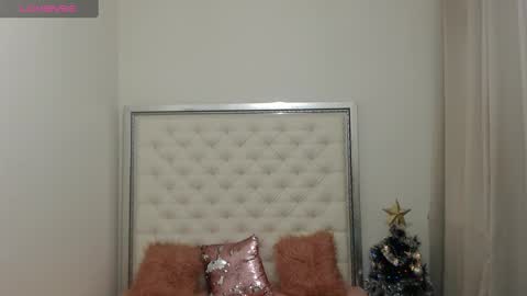 Snapshot of hott_eryka chatting on 28, 12, 2024 Eryka online show from 28, 12, 2024