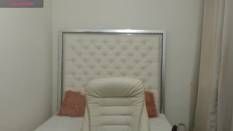 Snapshot of hott_eryka chatting on 3, 2, 2025 Eryka online show from 3, 2, 2025