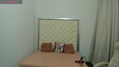 Snapshot of hott_eryka chatting on 10, 10, 2025 Eryka online show from 10, 10, 2025