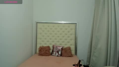 Snapshot of hott_eryka chatting on 3, 11, 2025 Eryka online show from 3, 11, 2025