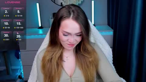 hello Im Eva online show from 5, 12, 2025