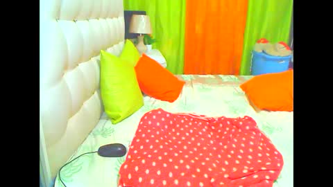 Snapshot of hottesa2019 chatting on 25, 2, 2025 THEONE online show from 25, 2, 2025