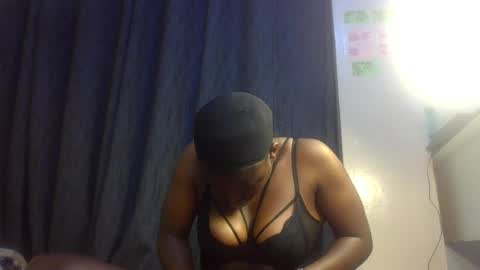 hottie_kittie online show from 24, 6, 2026