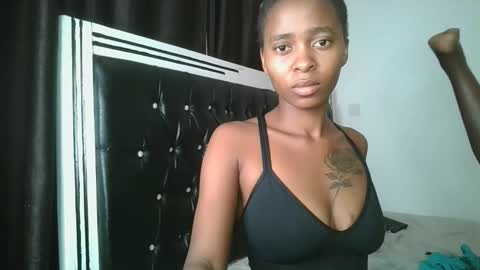 hottie_mistie online show from 28, 4, 2026