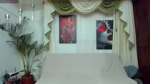 Snapshot of hotties_kittens18 chatting on 15, 12, 2025 hotties_kittens18 online show from 15, 12, 2025