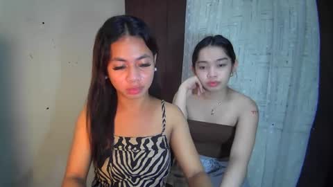 Snapshot of hottiescummerx chatting on 13, 12, 2024 N I C A online show from 13, 12, 2024