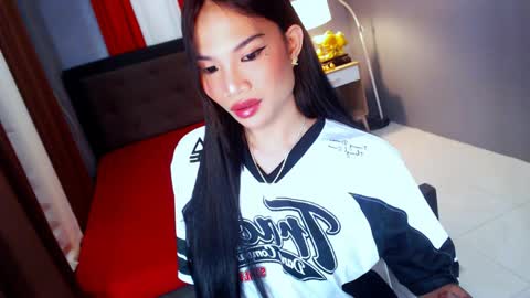 Snapshot of hotty_jane chatting on 15, 4, 2026 Hi i am Jane half vietnamese and half pinay and would like to meet good person here XOXO online show from 15, 4, 2026