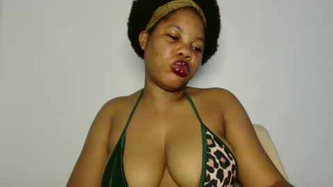 hotty_lora889 online show from 21, 4, 2026