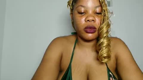 hotty_lora889 online show from 25, 4, 2026