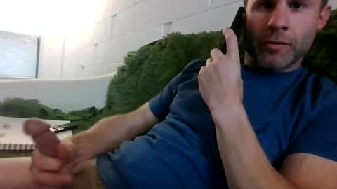 hotwhitedude2026 online show from 2, 6, 2026