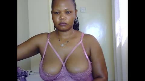 hotysquiter433224 online show from 7, 2, 2026