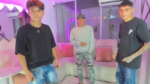 Snapshot of houseofwarrios chatting on 25, 11, 2025 we are Harry Jersi pablo and our mod talco online show from 25, 11, 2025