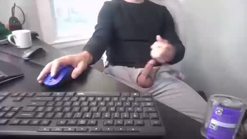 Snapshot of hoverday chatting on 10, 10, 2025 hoverday online show from 10, 10, 2025