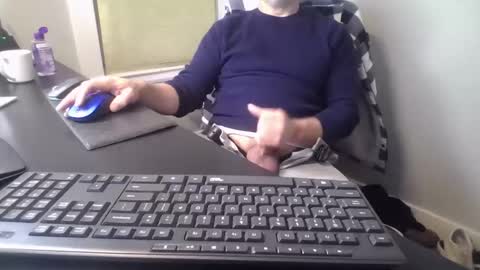 Snapshot of hoverday chatting on 20, 4, 2026 hoverday online show from 20, 4, 2026