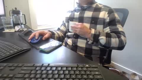 Snapshot of hoverday chatting on 4, 5, 2026 hoverday online show from 4, 5, 2026