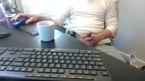 Snapshot of hoverday chatting on 5, 5, 2026 hoverday online show from 5, 5, 2026