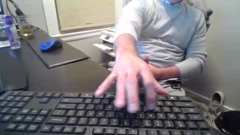 Snapshot of hoverday chatting on 25, 5, 2026 hoverday online show from 25, 5, 2026