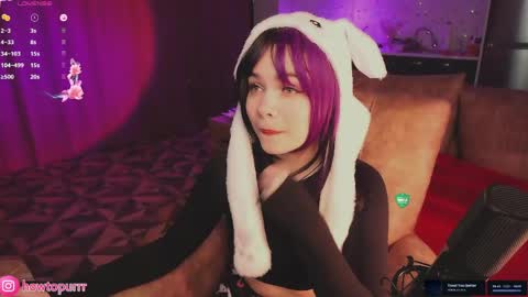 Snapshot of howtomeow chatting on 20, 4, 2026 Mia online show from 20, 4, 2026
