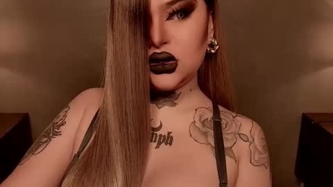 Snapshot of hubadera chatting on 8, 11, 2025 hubadera online show from 8, 11, 2025