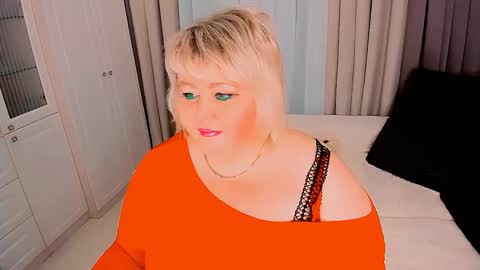 Snapshot of huge_booobs chatting on 2, 2, 2025 milli online show from 2, 2, 2025