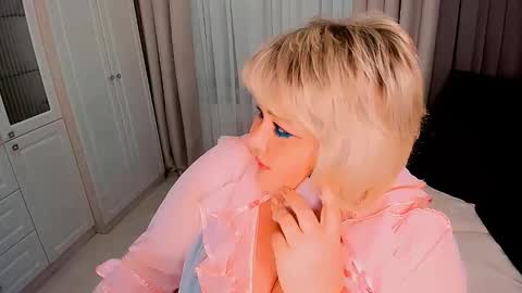 Snapshot of huge_booobs chatting on 8, 2, 2025 milli online show from 8, 2, 2025