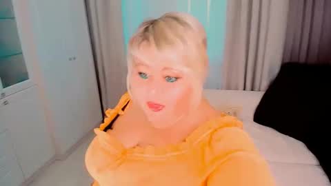 Snapshot of huge_booobs chatting on 11, 9, 2025 milli online show from 11, 9, 2025