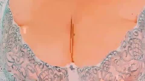 Snapshot of huge_booobs chatting on 25, 11, 2025 milli online show from 25, 11, 2025