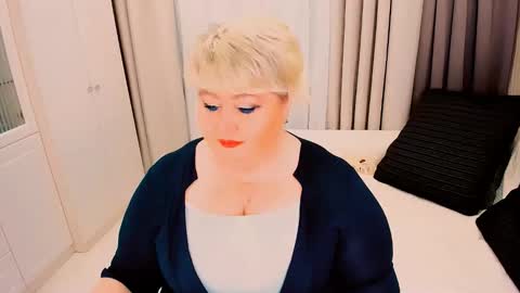 Snapshot of huge_booobs chatting on 10, 1, 2026 milli online show from 10, 1, 2026