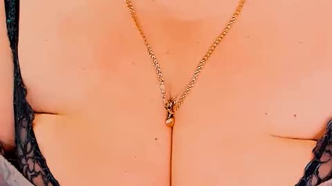 Snapshot of huge_booobs chatting on 12, 3, 2026 milli online show from 12, 3, 2026